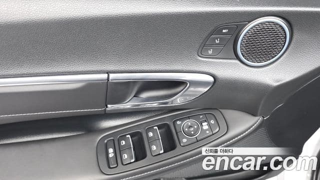 Hyundai Sonata Hybrid 2023 — Photo 4/37