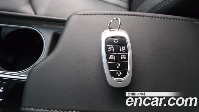 Hyundai Sonata Hybrid 2023 — Photo 37/37