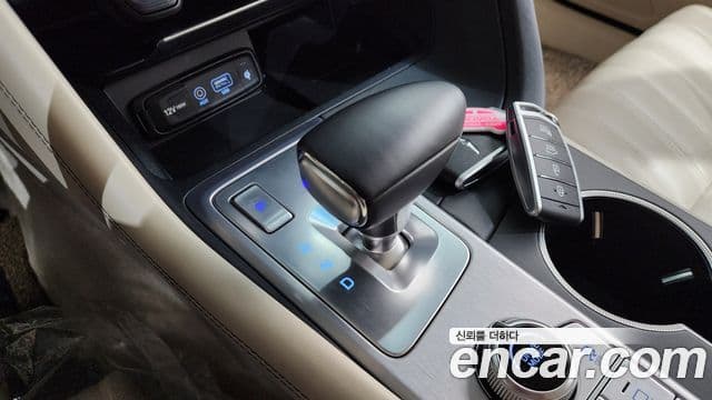 Genesis G70 2020 — ფოტო 7/20