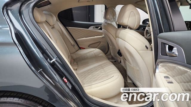 Genesis G70 2020 — ფოტო 10/20
