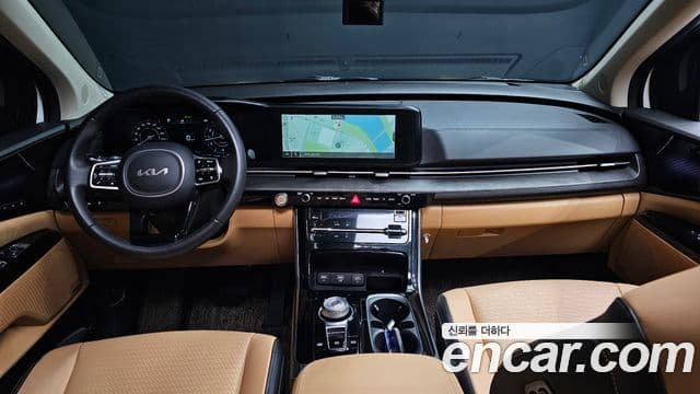 Kia Carnival 2023 — ფოტო 7/20