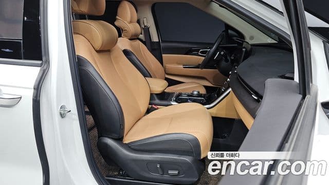 Kia Carnival 2023 — ფოტო 11/20