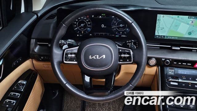 Kia Carnival 2023 — ფოტო 13/20