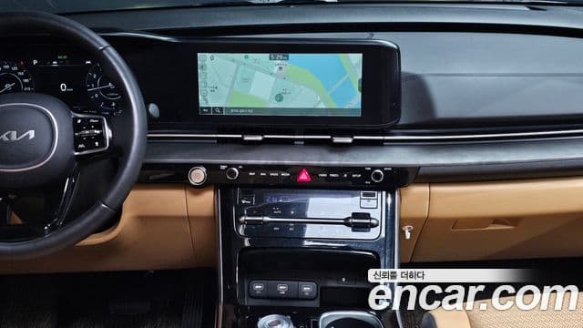 Kia Carnival 2023 — ფოტო 14/20