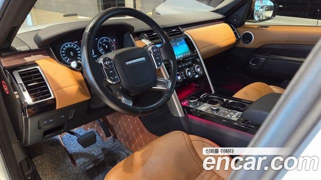 Land Rover Discovery 5 2018 — ფოტო 5/20