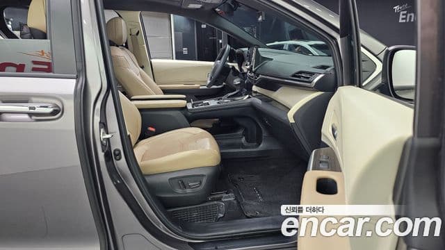 Toyota Sienna 2021 — Şəkil 11/20