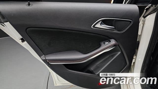 Mercedes-Benz CLA-Class 2018 — ფოტო 28/33