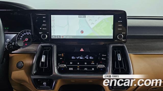 Kia Sorento 2022 — ფოტო 16/20
