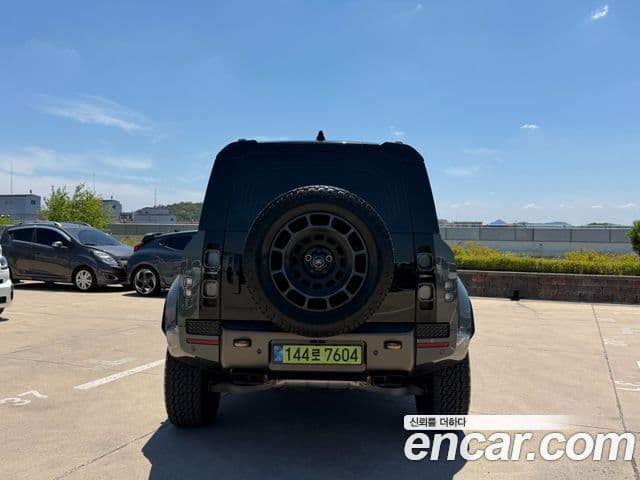 Land Rover Defender 2025 — ფოტო 4/20