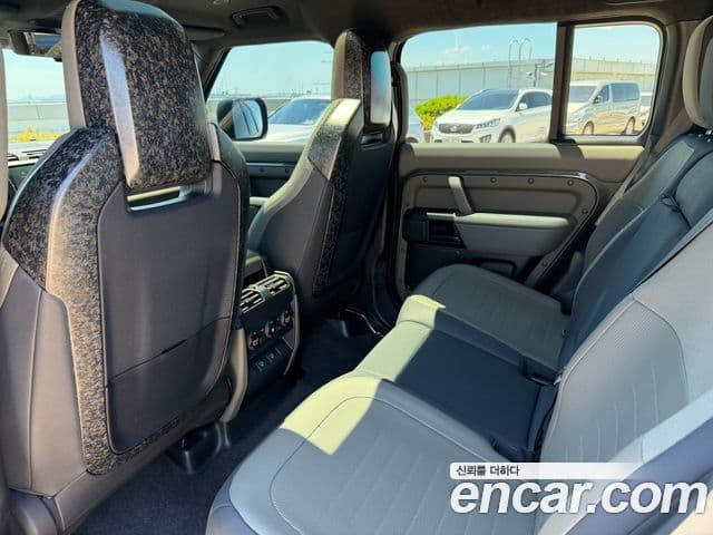 Land Rover Defender 2025 — ფოტო 9/20