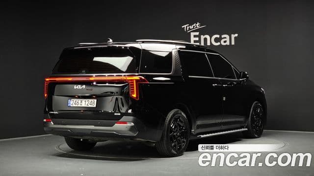 Kia Carnival 2024 — фото 2 из 20