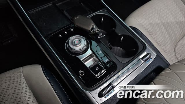 Kia Carnival 2024 — фото 9 из 20