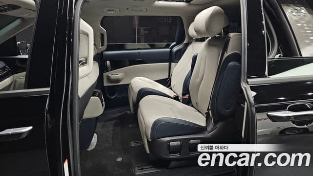 Kia Carnival 2024 — фото 12 из 20