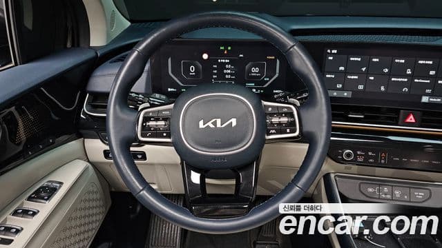 Kia Carnival 2024 — фото 13 из 20