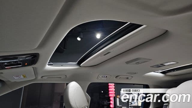 Kia Carnival 2024 — фото 19 из 20