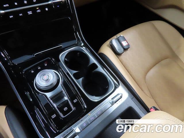 Kia Carnival 2022 — ფოტო 12/20