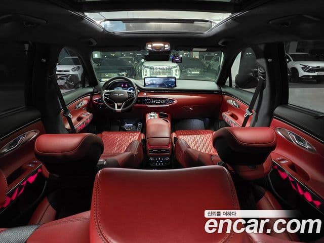 Genesis GV70 2021 — ფოტო 16/20