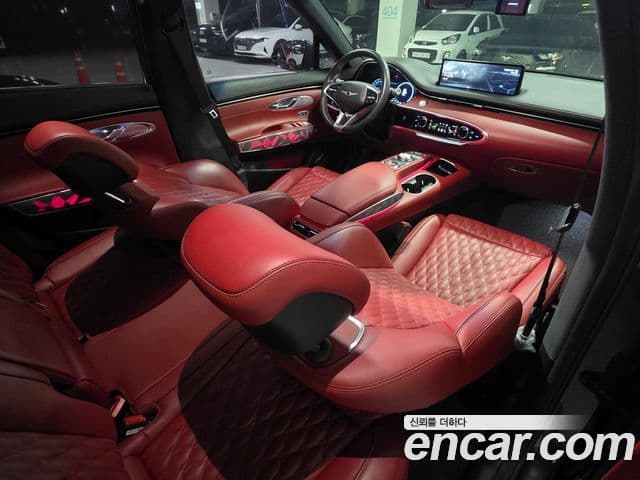 Genesis GV70 2021 — ფოტო 17/20