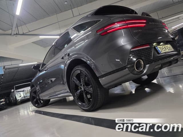 Genesis GV70 2021 — ფოტო 18/20