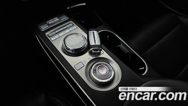 Genesis GV70 2021 — Şəkil 9/20