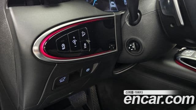 Genesis GV70 2021 — Photo 16/34