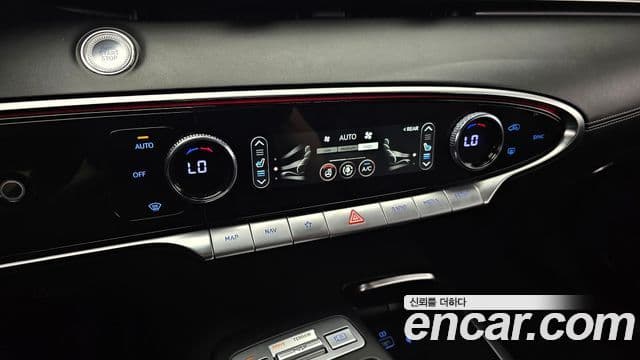 Genesis GV70 2021 — Photo 34/34