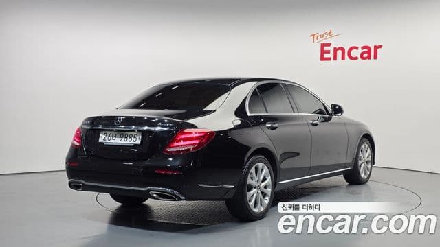 Mercedes-Benz E-Class 2018 — Şəkil 2/20