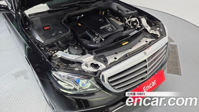 Mercedes-Benz E-Class 2018 — ფოტო 6/20