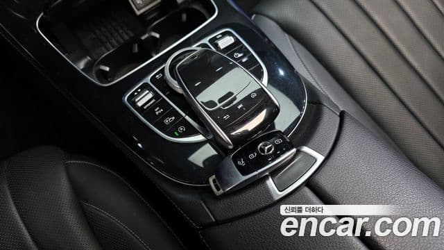 Mercedes-Benz E-Class 2018 — Şəkil 27/32