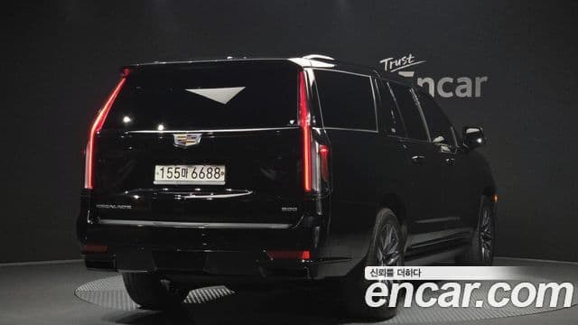 Cadillac Escalade 2023 — ფოტო 2/20