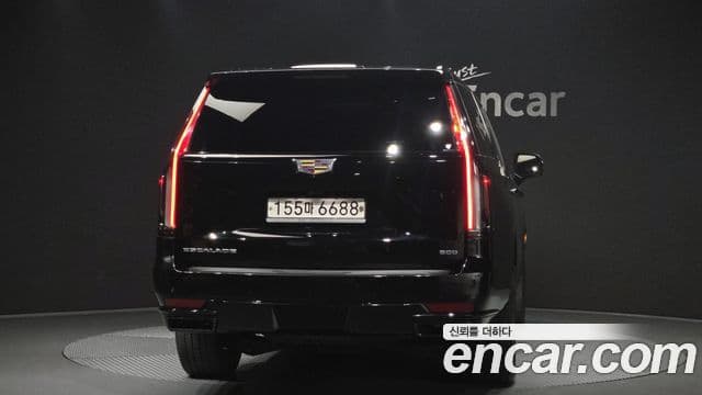 Cadillac Escalade 2023 — ფოტო 4/20