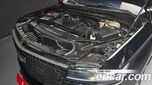 Cadillac Escalade 2023 — ფოტო 6/20