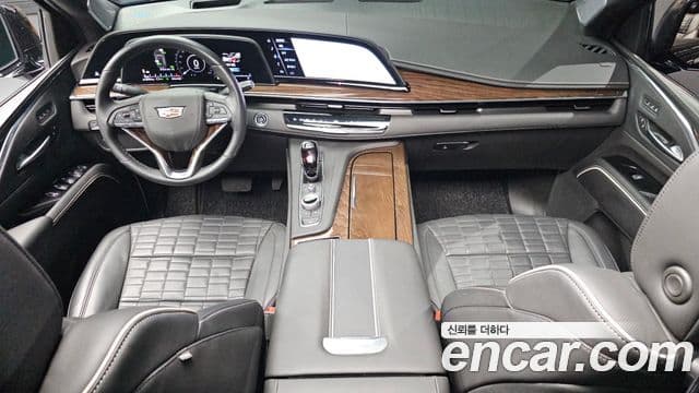 Cadillac Escalade 2023 — ფოტო 7/20