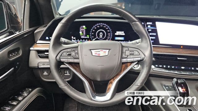Cadillac Escalade 2023 — ფოტო 13/20