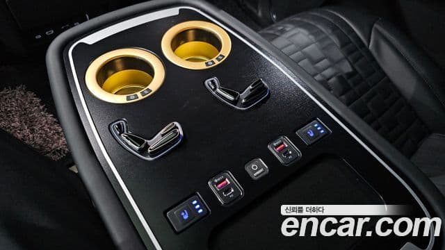 Cadillac Escalade 2023 — ფოტო 17/20