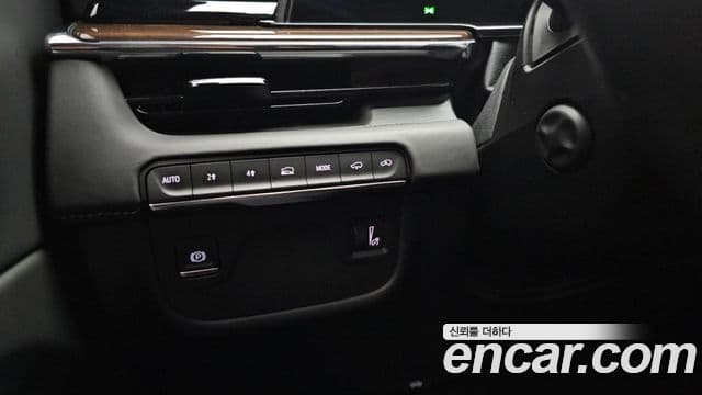 Cadillac Escalade 2023 — Photo 26/35