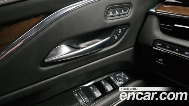 Cadillac Escalade 2023 — Photo 5/35