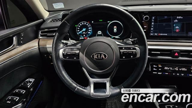 Kia K5 2020 — ფოტო 13/20