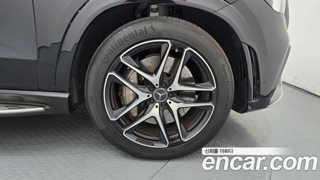 Mercedes-Benz GLE-Class 2023 — Photo 27/36