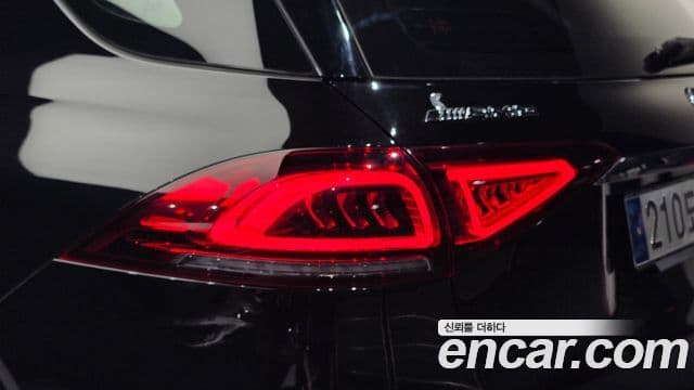 Mercedes-Benz GLE-Class 2023 — Photo 6/36