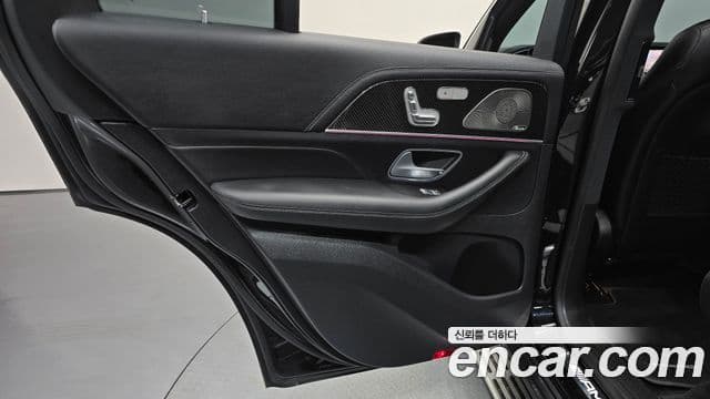 Mercedes-Benz GLE-Class 2023 — Photo 5/36