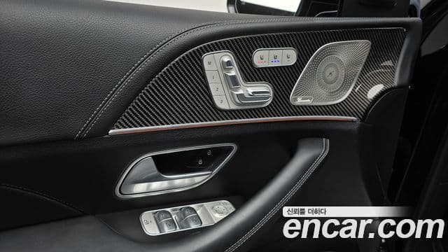 Mercedes-Benz GLE-Class 2023 — Photo 26/36