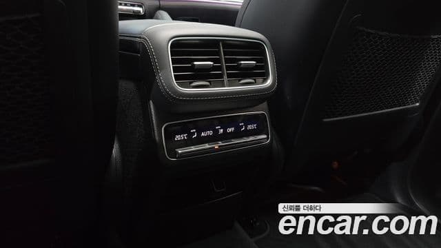 Mercedes-Benz GLE-Class 2023 — Photo 22/36