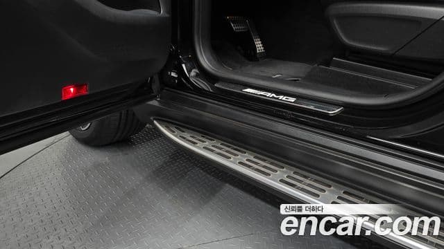 Mercedes-Benz GLE-Class 2023 — Photo 21/36