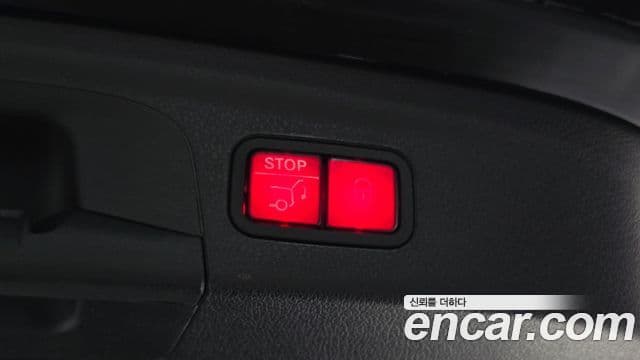 Mercedes-Benz GLE-Class 2023 — Photo 23/36