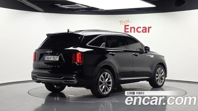 Kia Sorento 2022 — Фото 2/20