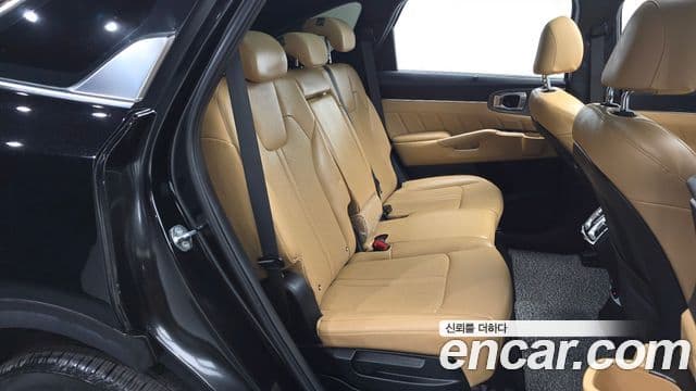 Kia Sorento 2022 — Фото 11/20