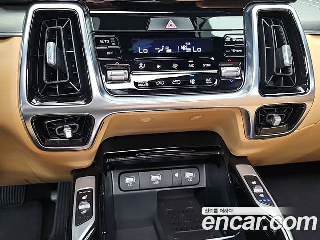 Kia Sorento 2022 — ფოტო 15/20