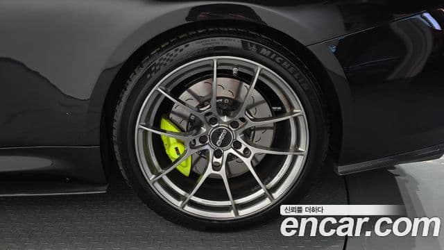 BMW M4 2018 — ფოტო 31/32