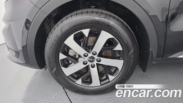 Kia Sorento 2023 — ფოტო 4/20